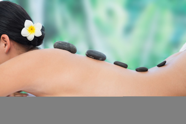 Erleben Sie einer unsere entspannenden Massagen und die angenehmste Pflege Ihrer Haut!